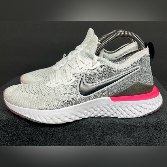 Nike Epic React Flyknit 2 Women's Size 8 Running Shoes White Black Pink Oreo - Picture 1 of 10